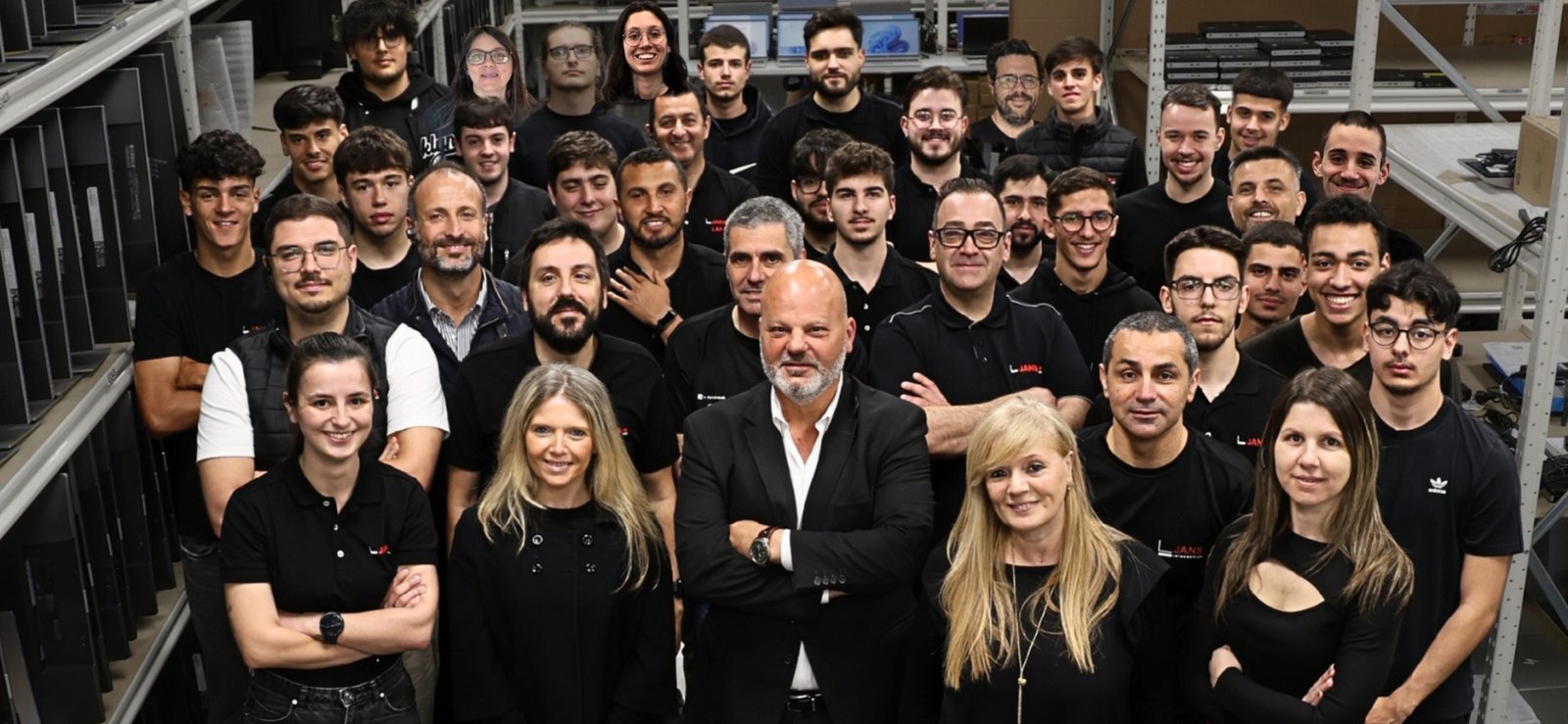 Foto del equipo JANSit, especialistas en equipos informáticos reacondicionados.