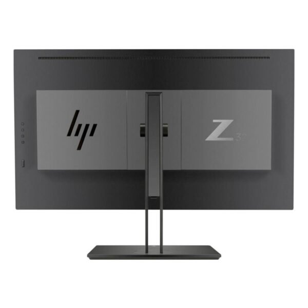 Imagen trasera del monitor HP Z32 de 32 pulgadas reacondicionado, donde se aprecian las conexiones disponibles y el diseño del soporte ergonómico. Producto usado, revisado y renovado para garantizar excelente calidad de imagen y rendimiento fiable en entornos profesionales, disponible en JANSit.es.