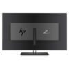 Monitor reacondicionado HP Z43 de 43 pulgadas 4K UHD – Vista trasera | Usado y renovado | JANSit Imagen trasera del monitor HP Z43 reacondicionado, donde se aprecian las conexiones disponibles y el diseño del soporte. Ideal para entornos profesionales que requieren gran superficie de trabajo y conectividad versátil. Producto usado, revisado y renovado para garantizar excelente calidad de imagen y rendimiento fiable, disponible en JANSit.es.