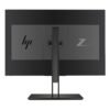Vista posterior del monitor HP Z24i G2 reacondicionado, mostrando las entradas de vídeo DisplayPort, HDMI y VGA, además de los puertos de subida USB y la gestión de cables integrada en JANSit.es.