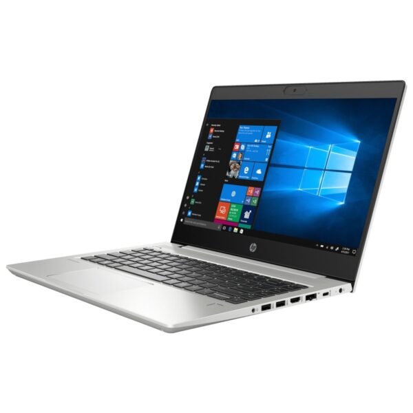 Perfil Derecho HP ProBook 440 G7 | Versatilidad de Conexión en un Diseño Robusto El lateral derecho del HP ProBook 440 G7 reafirma su identidad como herramienta de trabajo profesional. Este portátil reacondicionado, disponible en JANSit.es, integra puertos esenciales para el día a día: dos puertos USB 3.1 Gen 1, lector de tarjetas SD y, lo más importante, una conexión RJ-45 (Ethernet) desplegable que garantiza una conexión a internet estable y veloz. Ideal para empresas y usuarios en España que requieren una conectividad física fiable sin depender exclusivamente del Wi-Fi. En JANSit.es garantizamos un estado estético excelente y un funcionamiento óptimo de todos sus componentes con 24 meses de garantía.